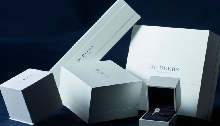 De Beers jewelry box luxury jewelry packaging velvet-lined box custom high-end jewelry packaging Custom jewelry packaging