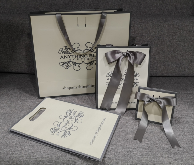Eco-Friendly Jewelry Packaging Custom Illustration Paper Bags Velvet Logo Pouches Modular Jewelry Storage Boxes Festive-Themed Packaging Solutions