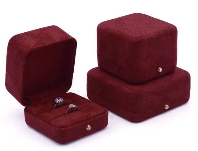 Luxury jewelry packaging Custom jewelry boxes Velvet Box collection Jewelry display cases Premium gift packaging